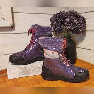 UGG Girls Butte II Sz 2